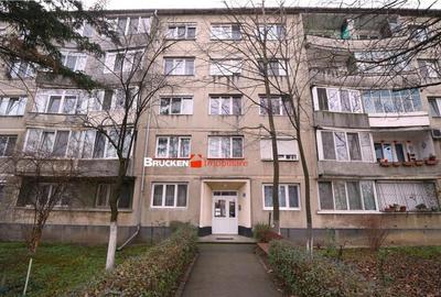 Apartament cu 3 camere decomandat în Rogerius