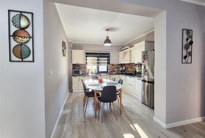 Duplex cu 5 camere cu Canalizare în Dumbrăvița - 2
