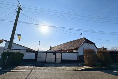 Casă cu 3 camere cu Teren 905 Mp în Sânnicolau Mic - 1