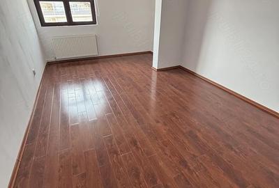 Casă cu 5 camere cu Teren 500 Mp în Malu - 9