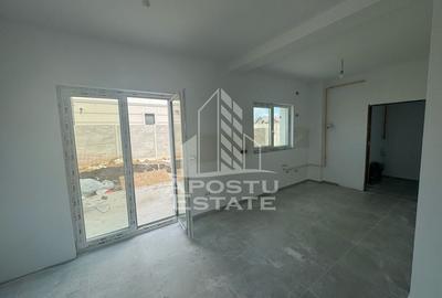 Duplex  despărțit prin garaj și camera tehnică în Giarmata - 4