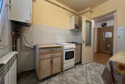 Apartament decomandat cu 2 camere in Nicolina 1, etajul 1 - 7