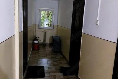 Proprietar vand garsoniera confort 1 etaj 2 - 5
