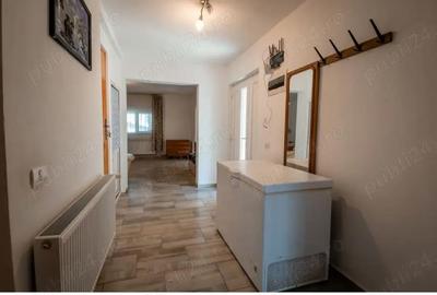 Casă cu 4 camere în Central - 1