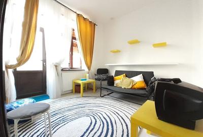 Apartament cu 3 camere semidecomandat, mobilat în Dacia