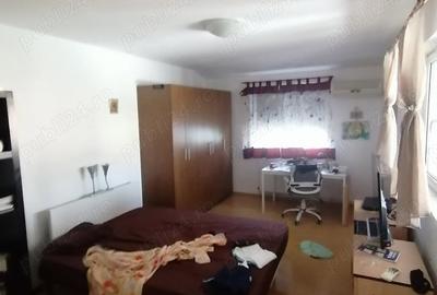 Casă cu 8 camere cu Teren 220 Mp în Berceni - 5