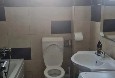 Garsonieră decomandată în Apărătorii Patriei