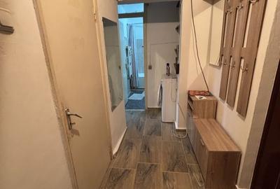 Apartament  modest, 2 camere zona Gheorghe Lazar - 14