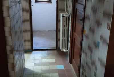 Casă cu 3 camere cu Teren 250 Mp în 1 Decembrie 1918 - 10