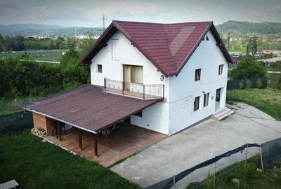 Casă cu 3 camere cu Teren 700 Mp în Central - 16