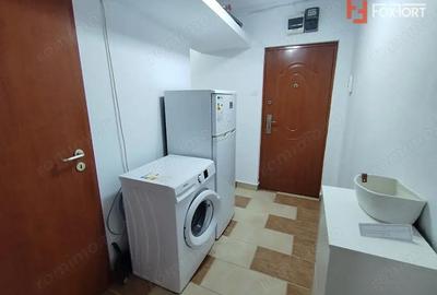 Apartament cu 3 camere semidecomandat, mobilat în Girocului - 12