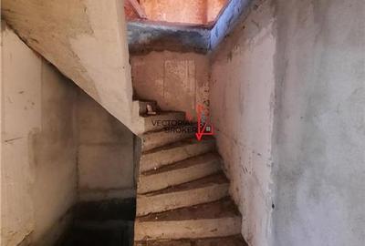 Duplex cu 5 camere cu Canalizare în Central - 9