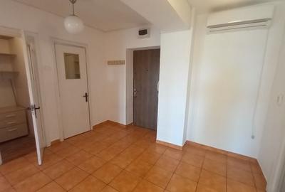 Unirii (Tribunal),2 camere etaj 5, spatios,vedere fata,intrare stradala Unirii (Tribunal),2 camere etaj 5, spatios,vedere fata,intrare stradala - 17