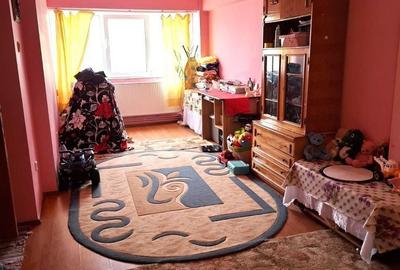 Apartament cu 2 camere decomandat în Broșteni - 2