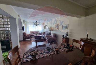 Casa / Vila cu 8 camere de vanzare in zona Coiciu - 3