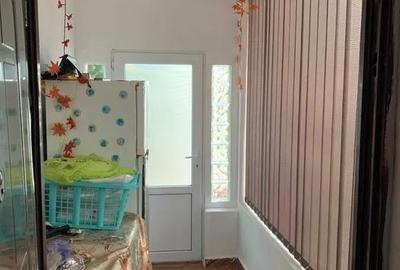 Casă cu 3 camere cu Teren 2000 Mp în Central - 1