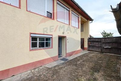 Casa spatioasa cu anexe si gradina in localitatea Ungra/Brasov - 18
