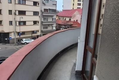 Apartament cu 3 camere semidecomandat în Rosetti - 8