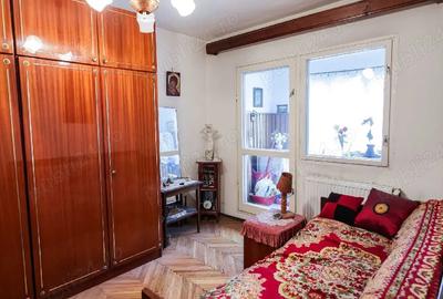 Apartament cu 3 camere decomandat în Micălaca - 2