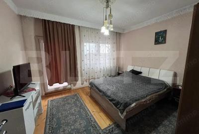 Casă cu 9 camere cu Teren 640 Mp în Central - 10