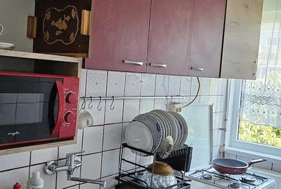 Apartament cu 3 camere semidecomandat în Circumvalațiunii