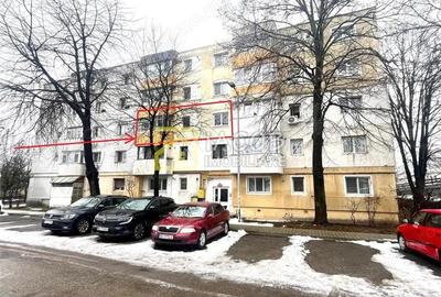 Apartament cu 4 camere decomandat în Narcisa - 2