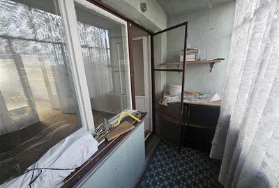 Apartament cu 3 camere semidecomandat în Micro I - 11