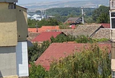 Apartament 2 cam. renovat vedere panoramica spre dealuri liber Mogador - 9