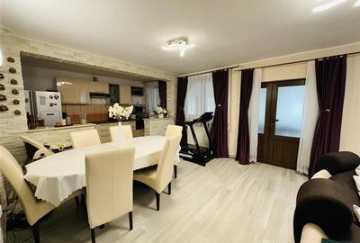 VILA MODERNA CU ETAJ, TEREN 1019 MP, DUBLU FRONT, ZONA LES - 5