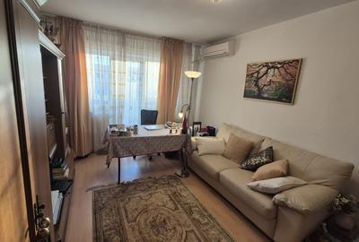 Apartament cu 3 camere decomandat, mobilat în Teiul Doamnei