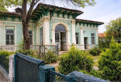 Casă cu 4 camere în Central - 2