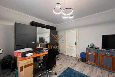 Casă cu 3 camere cu Teren 248 Mp în Centru Civic - 2