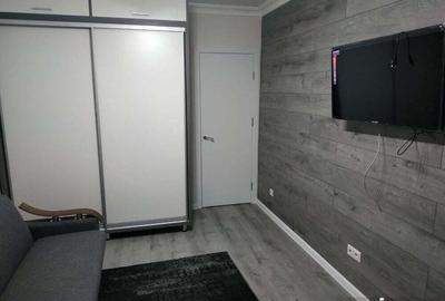Garsonieră decomandată în Gorjului