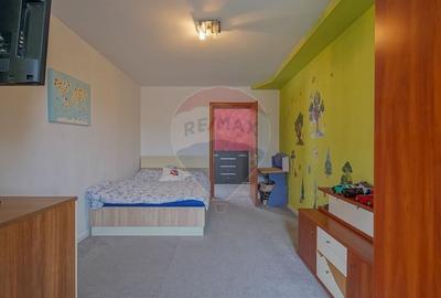 Casă cu 7 camere cu Garaj în Central - 27