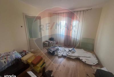 Casă cu 6 camere cu Teren 740 Mp în Vânători - 3