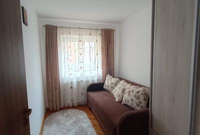 Apartament cu 3 camere decomandat, mobilat în Valea Aurie - 11