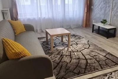 Apartament cu 2 camere decomandat, mobilat în P-ța Romană