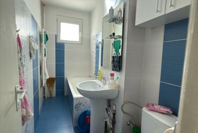 Apartament 4 camere, etajul 1, doua bai, boxa in acte, Ozana, Fetesti, nr. 5 - 7