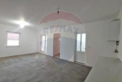 Casă cu Teren 800 Mp în Gălățeni - 15