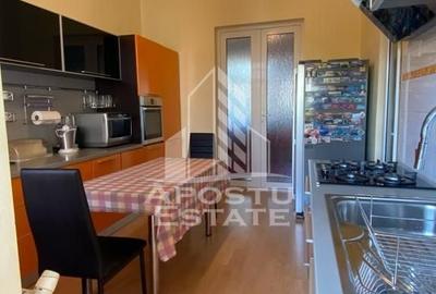 Casa cu 3 camere, centrala proprie, SAD - 4