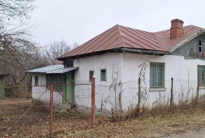 Teren cu casă bătrânească, de vânzare, situat în Stațiunea Slănic – Prahova. - 1