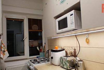 Apartament cu 3 camere, etaj intermediar, mobilat-utilat, zona Dacia - 12