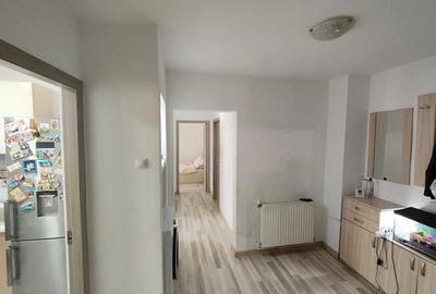Apartament cu 3 camere decomandat în Micro 6 - 5