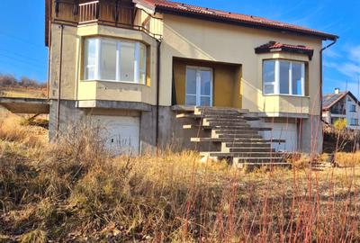 Casă individuală cu 6 camere cu Garaj în Tărlungeni - 2