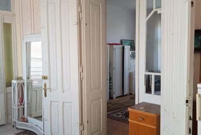 CASA BOIEREASCA pe colt in Nadlac, Independentei colt cu M. Eminescu - 10