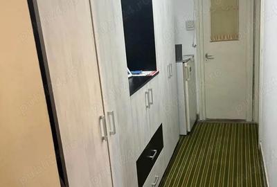 Apartament cu 3 camere semidecomandat în Central - 3