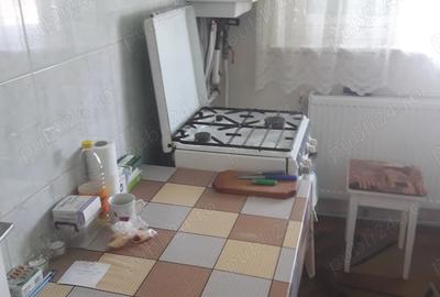 Apartament cu 3 camere semidecomandat în Micro 1 - 2