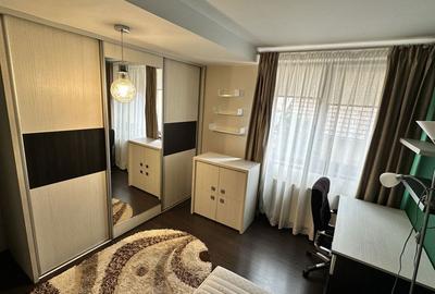 Apartament cu 3 camere decomandat în Central - 4