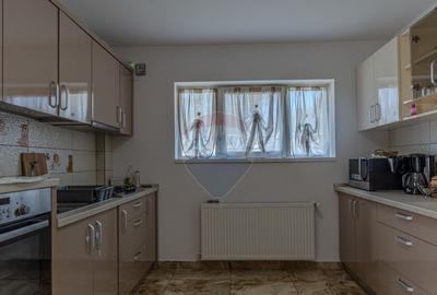 Casa / Vila cu 10 camere de vanzare in Moieciu de Jos - 3