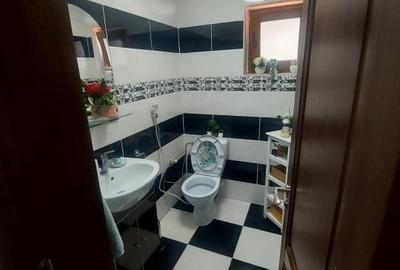 Casă individuală cu 7 camere cu Canalizare în Fundeni - 35